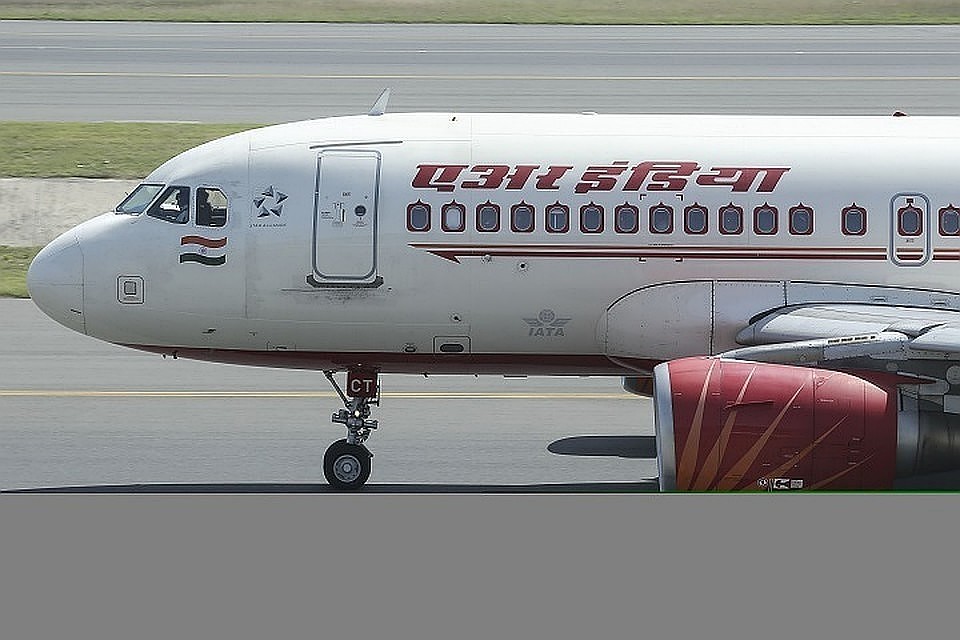 Самолет авиакомпании Air India вынуждено сел в Лондоне из-за сообщения о бомбе