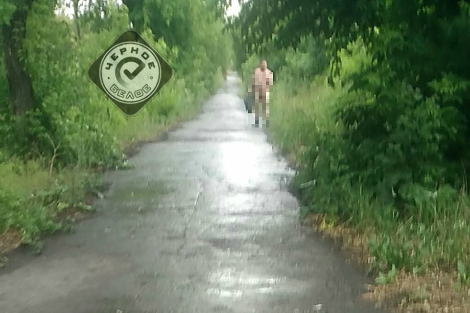 Обнаженный мужчина расхаживал по Магнитогорску. Фото из группы VK «Черное и белое Магнитогорск»
