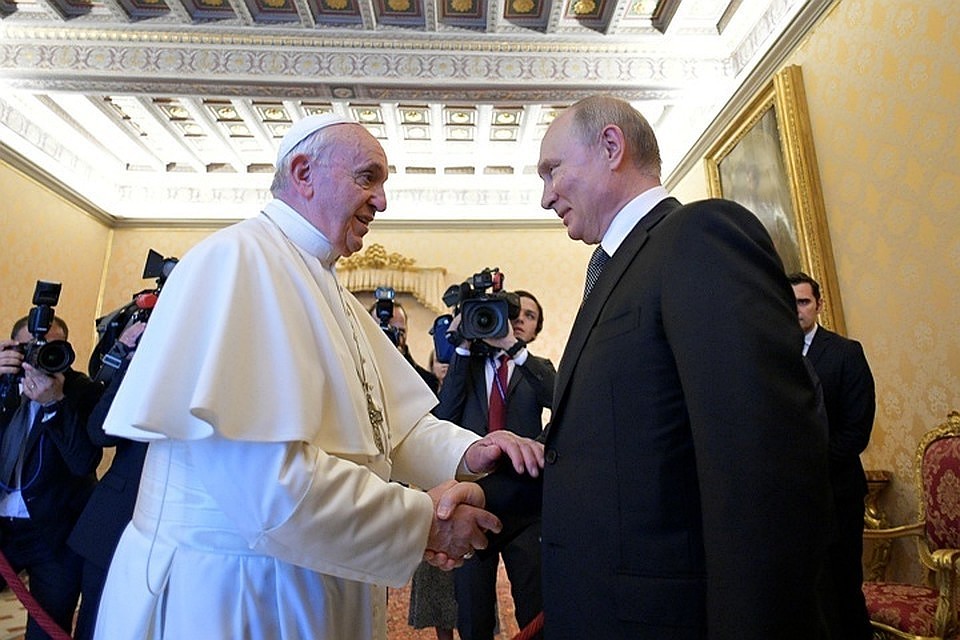 Папа Римский Франциск и Владимир Путин.