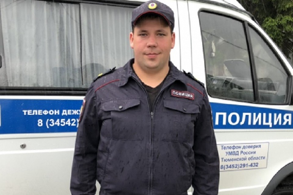 Пострадавшие на трассе Тюмень-Омск не могли выбраться из горящей машины из-за шока Фото: 72.мвд.рф
