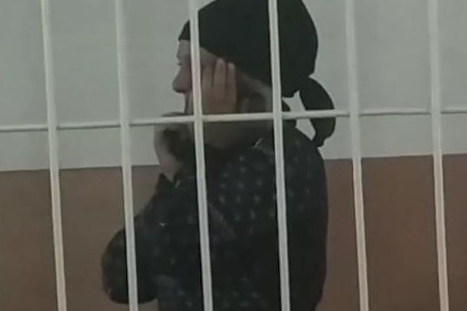 Мака ганиева за решеткой.