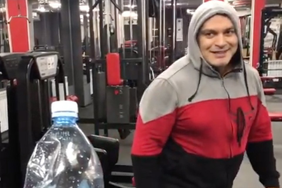 Веселый и спортивный флешмоб начал боец MMA из Казахстана Карен Пашикян. Фото: instagram.com/karo_pashikyan