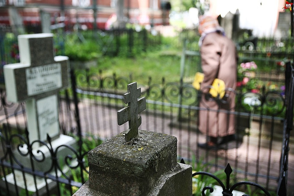 Родственникам умершего человека работники предприятия «Спецкомбинат КБО» предлагали решить вопрос погребения за плату