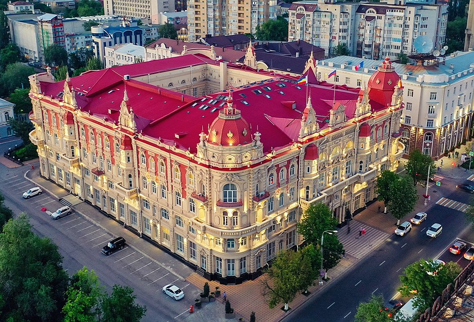 Здание мэрии в центре Ростова.