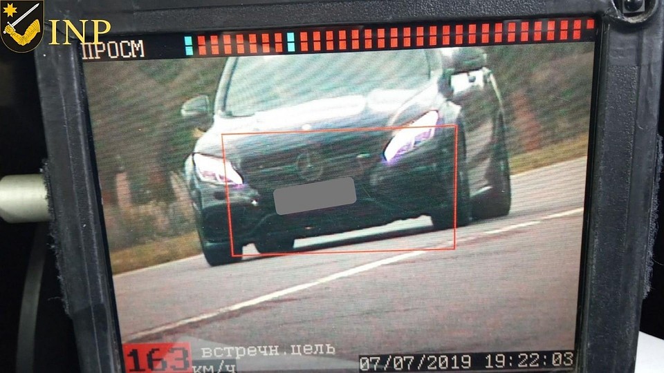 Тот самый Mercedes. Фото deschide.md