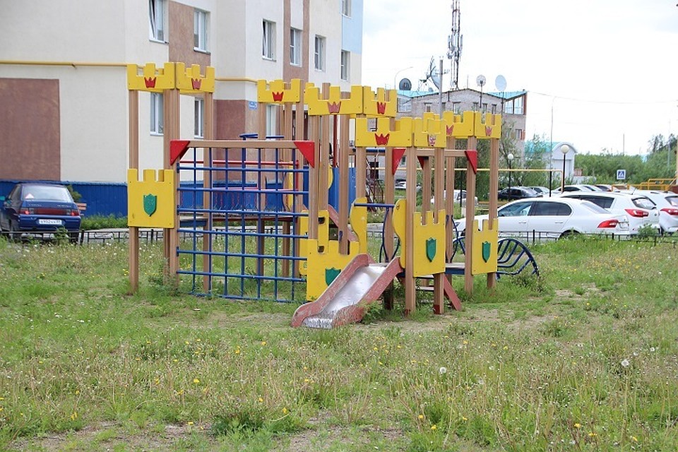 В Салехарде проверили детские площадки на безопасность Фото: salekhard.org