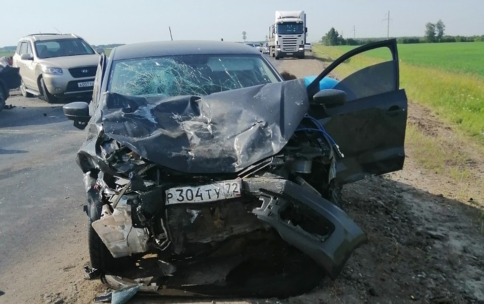 Стали известны подробности страшного ДТП у Тюмени. Фото - Владимир Назаречко.
