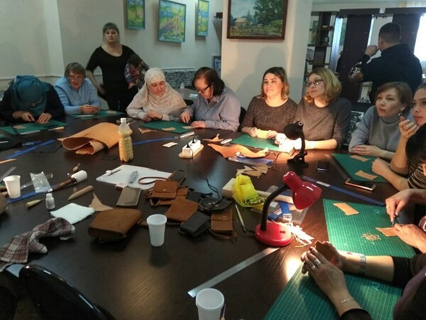 Активисты хотят прославить Сибай эксклюзивными кошельками, ремнями и чехлами на гаджеты. Фото: Открытые НКО