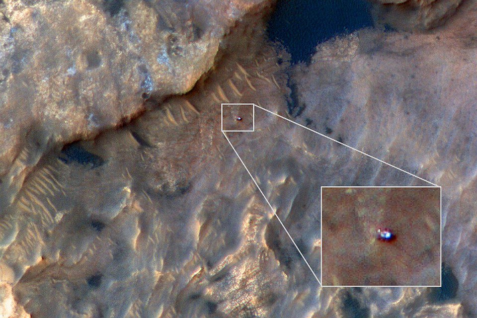 NASA опубликовало фотографию аппарата Curiosity, сделанный с Марса