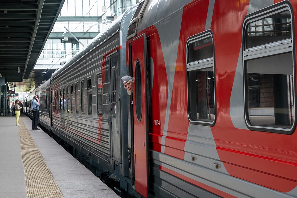 Из Петербурга в Москву до конца лета запустят дополнительные поезда