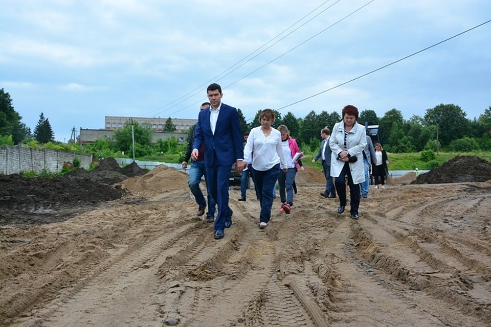 Губернатор заглянул по стройплощадку ФОКа, который откроется в следующем году.