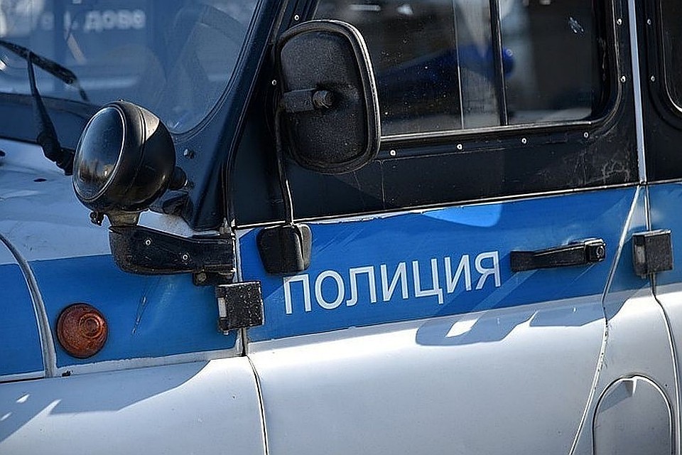 Полицейского подозревают во взятке в 110 тысяч рублей.