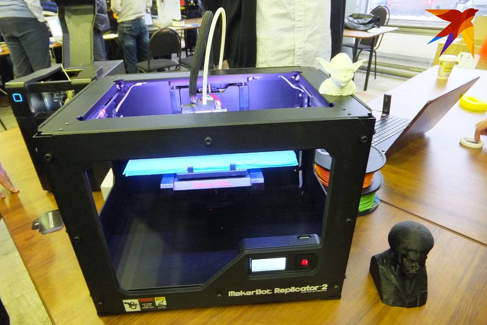 3D-принтер должен был печатать сувениры. Но проект прогорел.
