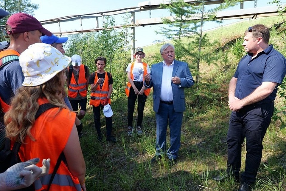 Глава Нового Уренгоя встретился с участниками Трудового отряда Фото: newurengoy.ru