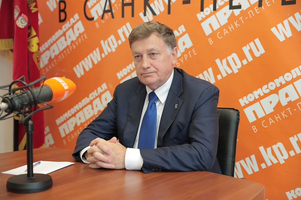 День главного парламентария города «расписан по минутам: если не работаю, то занимаюсь спортом».