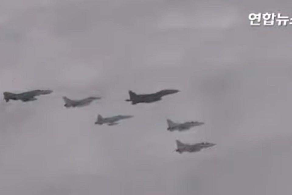 Корейские СМИ опубликовали видео перехвата российского самолета. ФОТО: кадр с видео