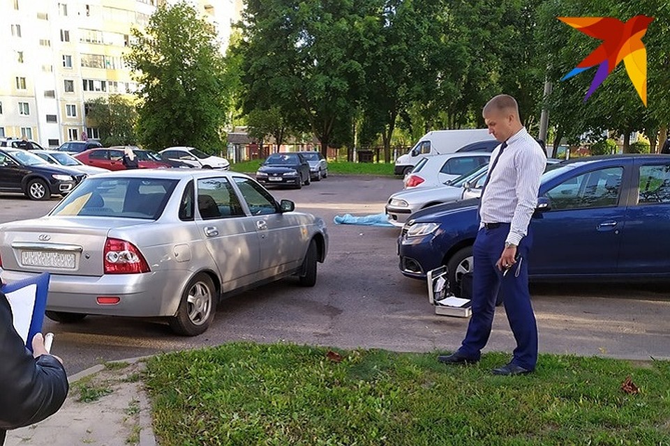 В Малиновке на парковке обнаружен убитый мужчина.