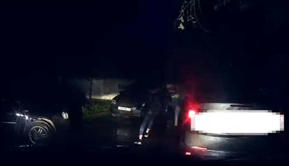 Подросток попытался убежать от полицейских, но те все равно его поймали