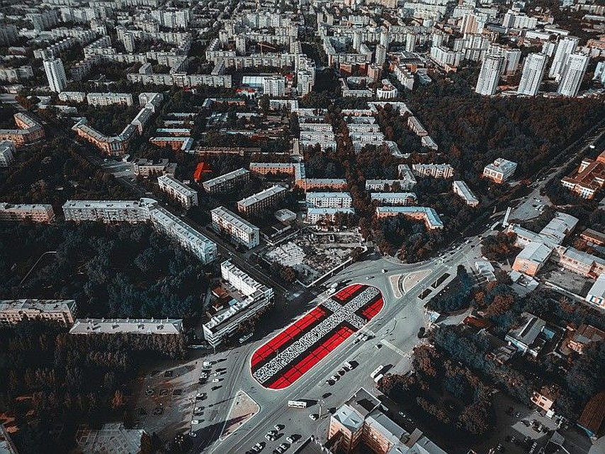 Работа знаменитого художника Покраса Лампаса, сделанная им в Екатеринбурге в рамках фестиваля уличного искусства Стенограффия Фото: vk.com/stenograffia