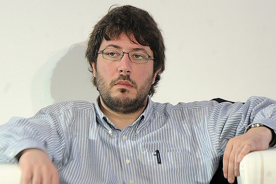 А. А. Лебедев, более известный, как Артемий Татьянович, покинул родину. О чем сам и сообщил. Фото ИТАР-ТАСС/ Владимир Астапкович