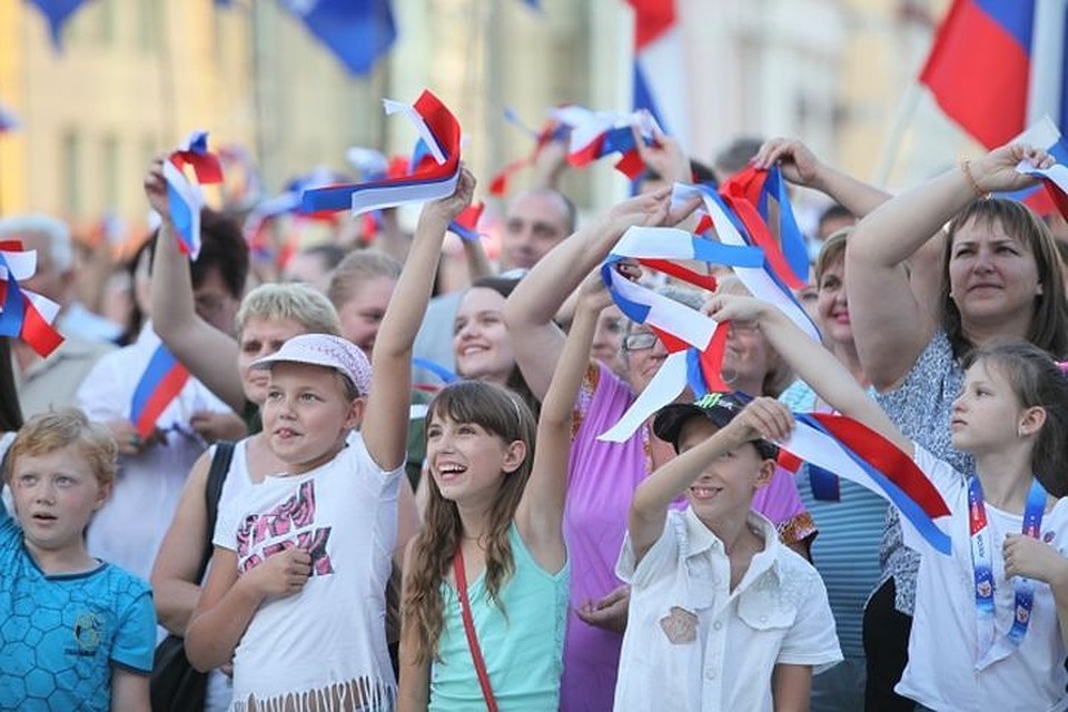 Впервые в Новосибирской области День флага отметят автопробегом