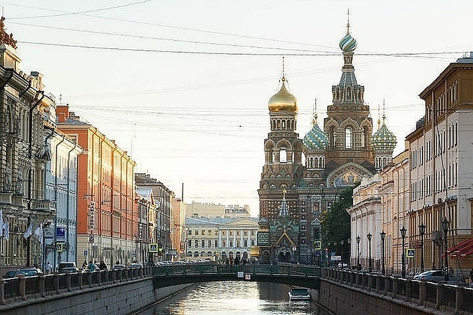 В понедельник в Петербурге будет тепло, но немного дождливо.