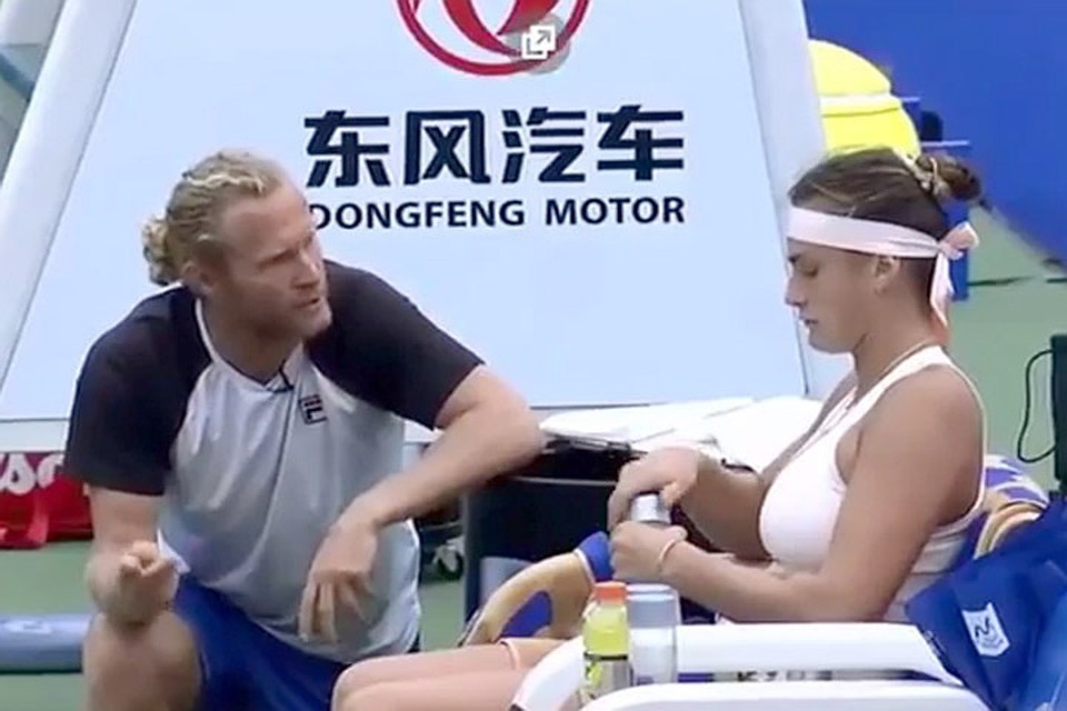 Турсунов был наставником Соболенко с 2018. Фото: кадр съемки WTA