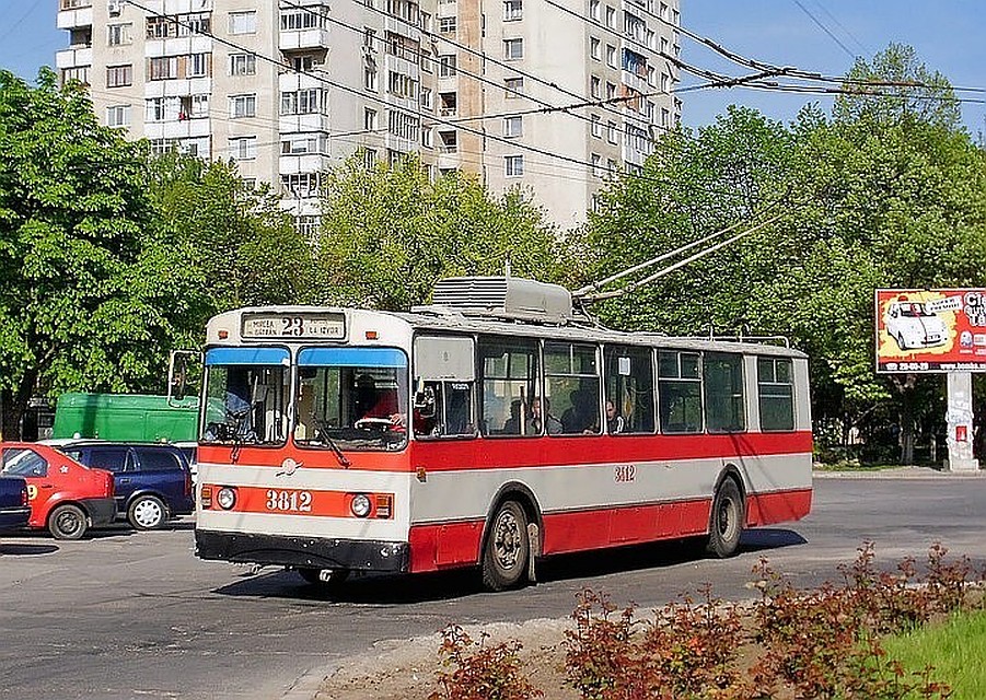 На остановках общественного транспорта график маршрута появится новый график