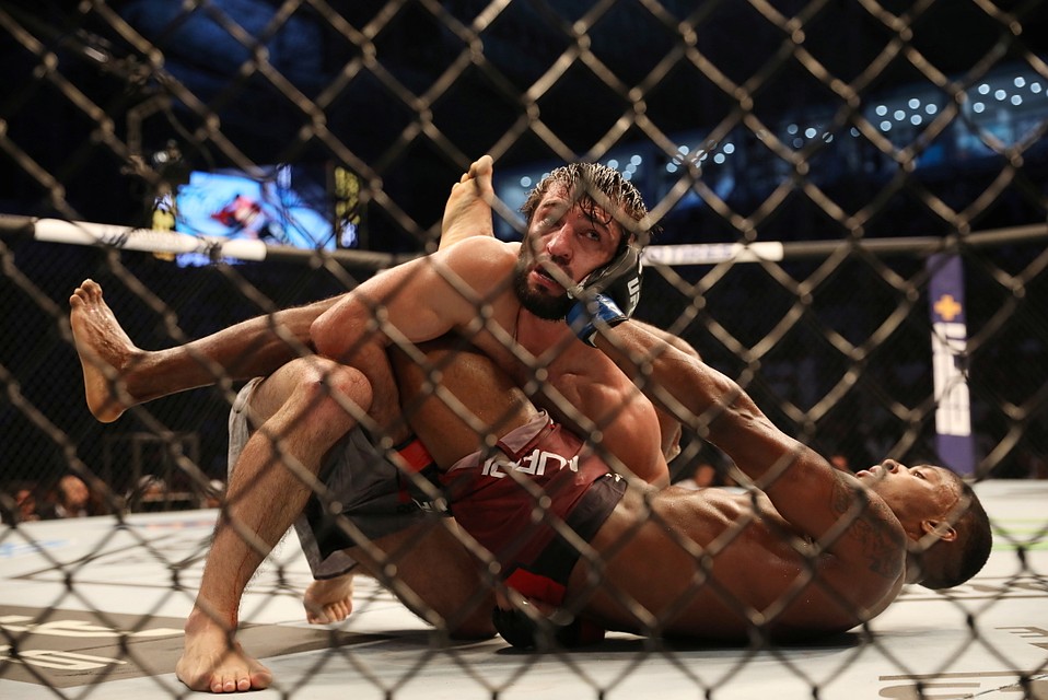 Зубайра Тухугов и Лерон Мерфи закончили бой на UFC 242 вничью