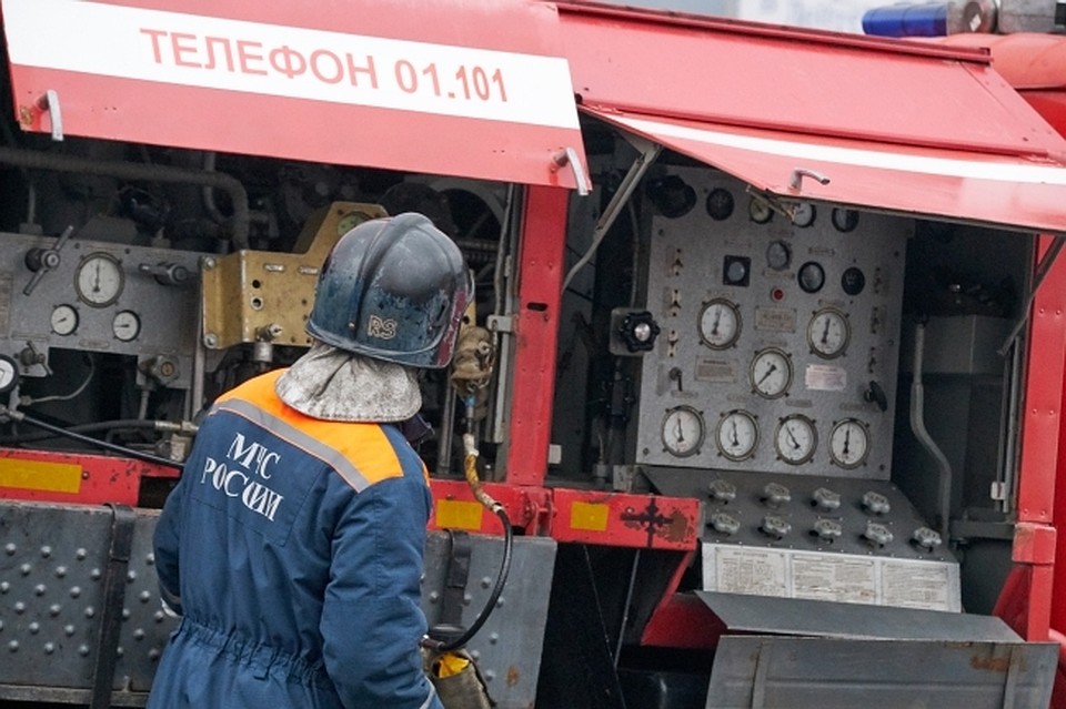 В торговом центре Хабаровска рабочий день начался с пожара