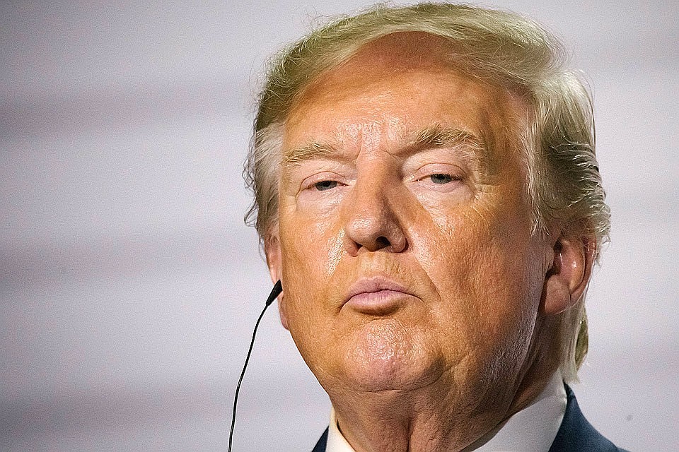 Трамп поручил усилить санкции против Ирана