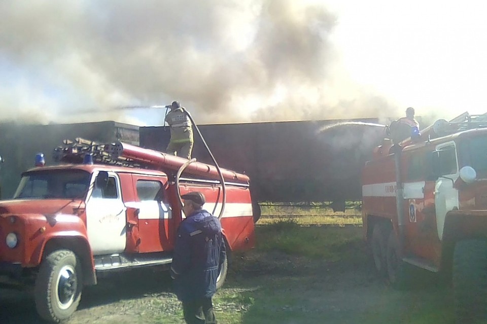 Горящими оказались составы с углем. Фото: ГУ МЧС России по ЕАО