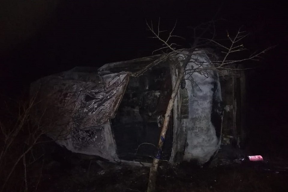 На момент аварии все пассажиры были пристегнуты ремнями безопасности.