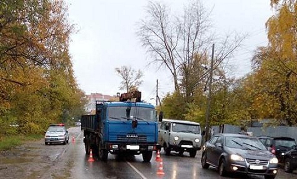 КамАЗ не успел остановиться.