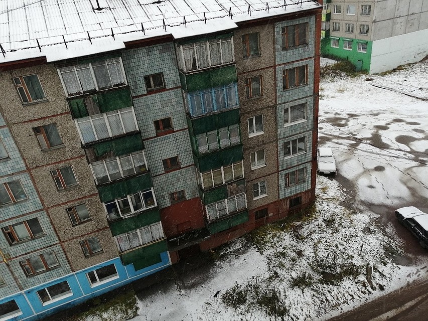 В Воркуте выпал мокрый снег. Фото Алексея Мирного