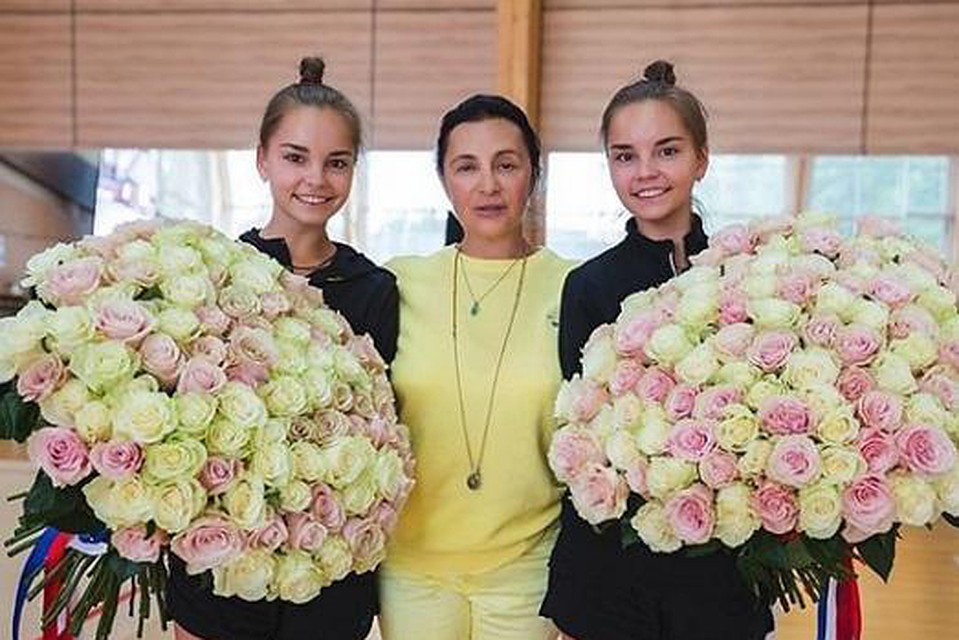 В ОАЭ Дина и Арина отправились после триумфа на чемпионате мира по художественной гимнастике в Баку.