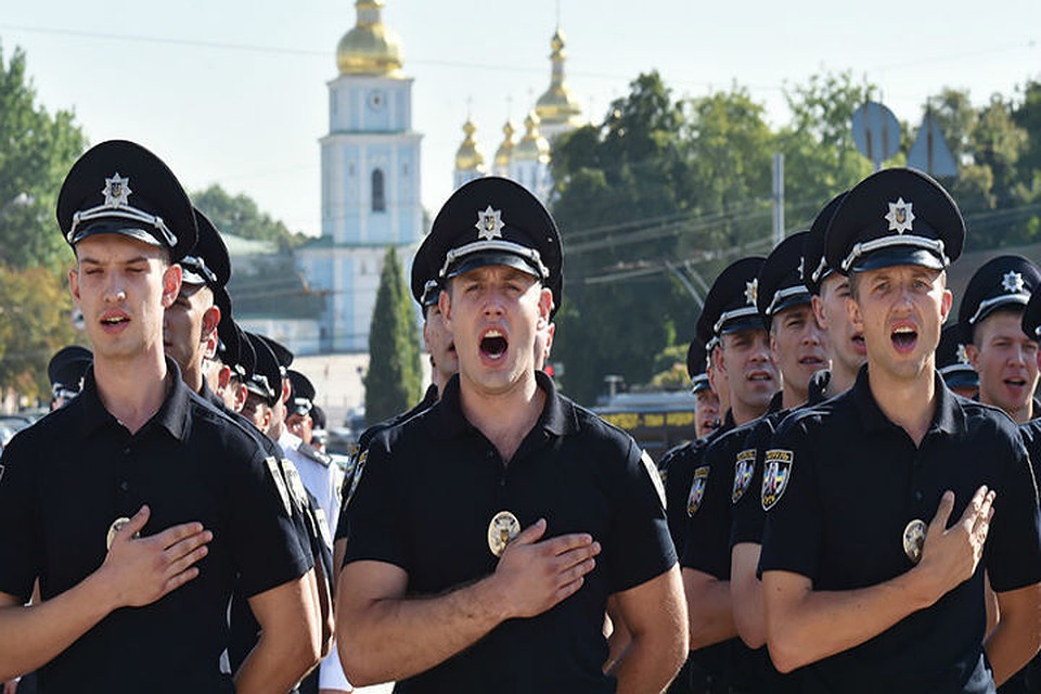 Полицейские незалежной уже подготовились к десанту в республики. ФОТО: cdni.rt.com