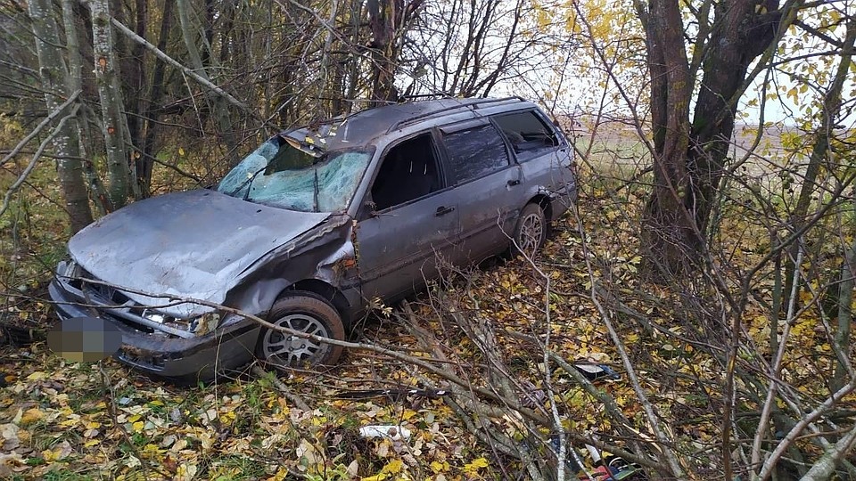 В Тверской области водитель на легковушке опрокинулся в кювет Фото: УГИБДД России по Тверской области