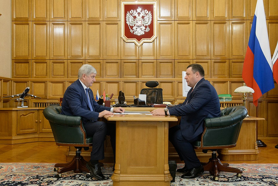Сергей Ковалев рассказал Александру Гусеву о ближайших планах ВМЗ и КБХА.