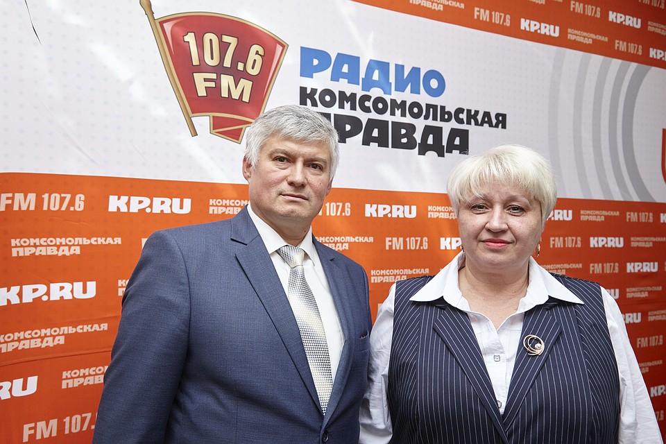 Главный инженер МКУ "Служба благоустройства и дорожного хозяйства" Фирдаус Харисов и Глава Первомайского района Ижевска Наталья Сазонова