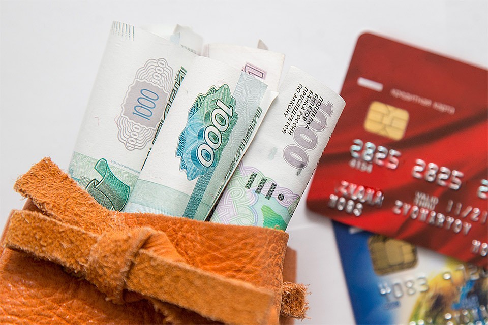 Только в прошлом году россияне перевели друг другу 28 трлн рублей.