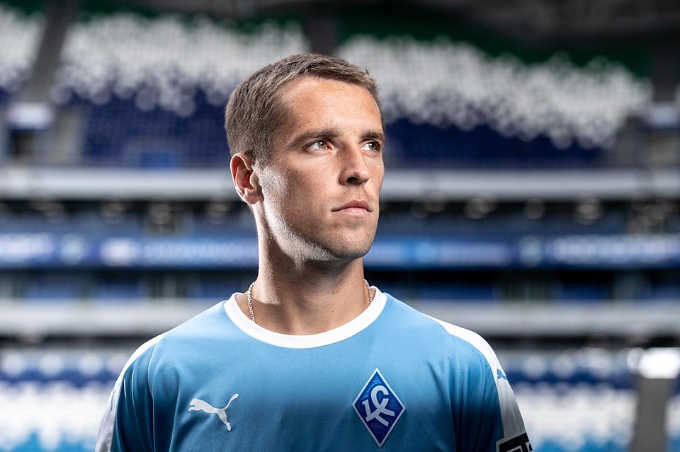 Дмитрий Комбаров.