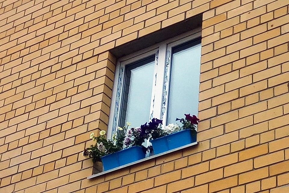 В Салехарде экстренно эвакуировали жильцов многоквартирного дома по улице Мира