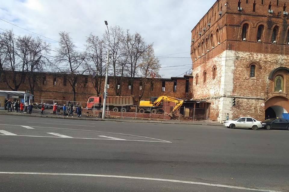 В Нижнем Новгороде снесли старейшее кафе на площади Минина. ФОТО: Михаил Рубинштейн.