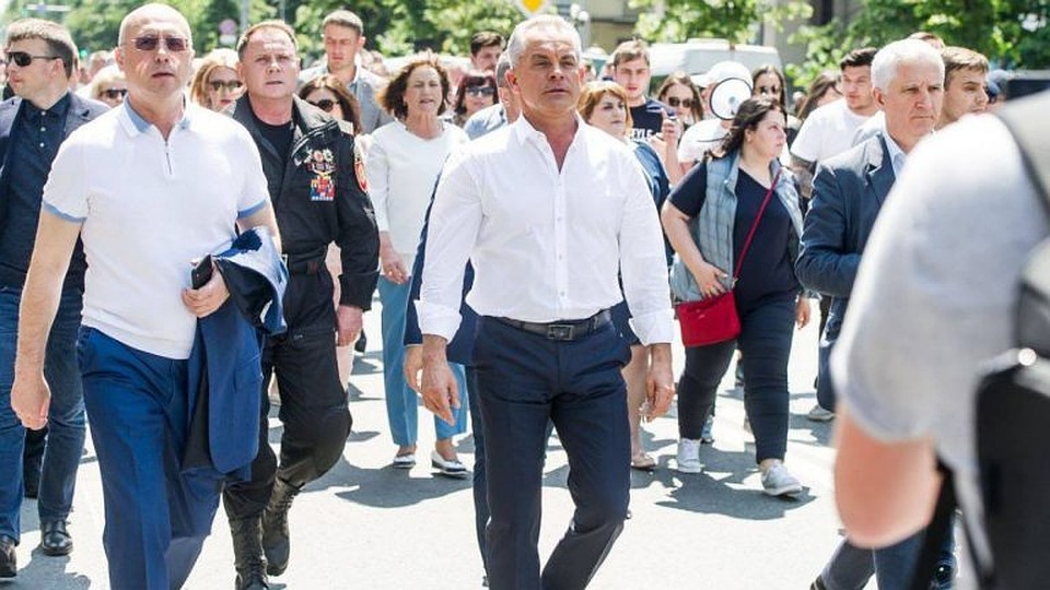 Владимир Плахотнюк хотел, чтобы Демпартию возглавил не Павел Филип, а Владимир Чеботарь.