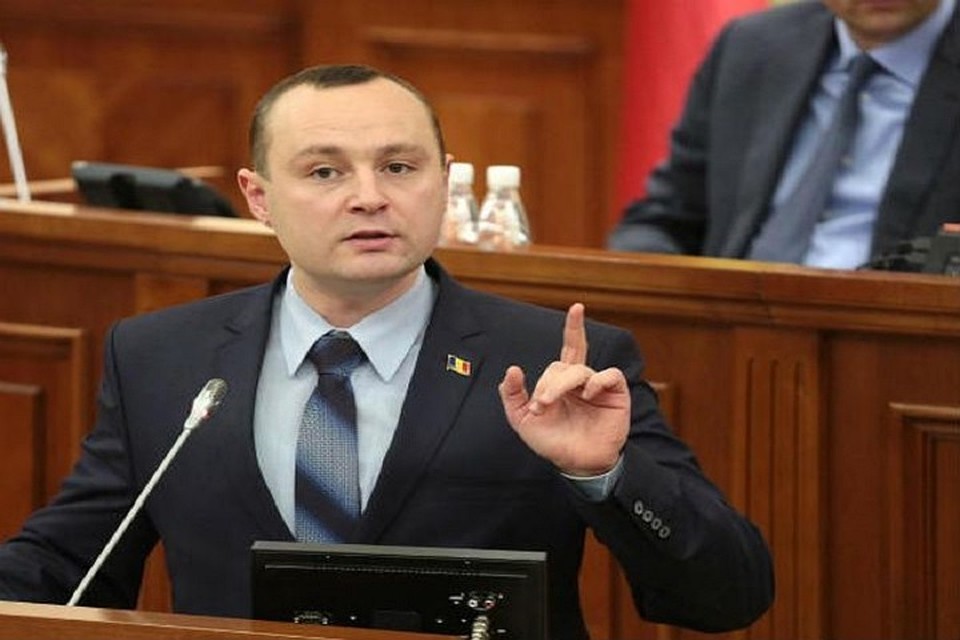 Влад Батрынча – шоровцам: Вы дважды обокрали пенсионеров и загнали государство в долги