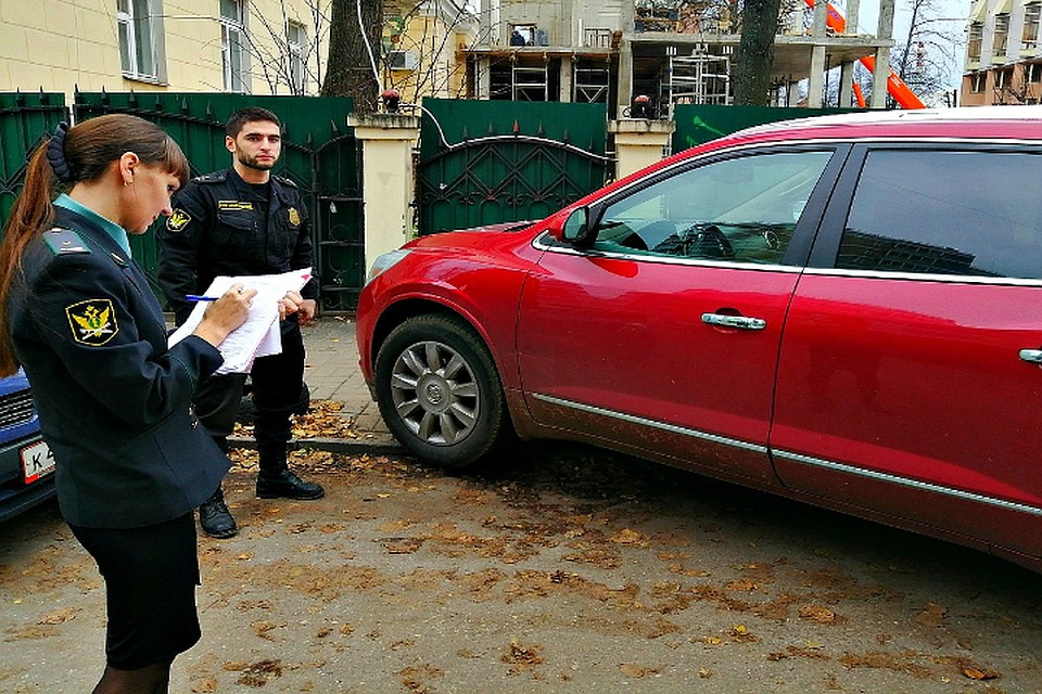 Машина была в розыске, но представители власти часто видели ее в городском транспортном потоке/ФОТО: УФССП по Ярославской области