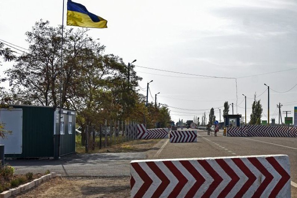 Пересекать границу детям пока можно без загранпаспортов. Фото: https://tsn.ua