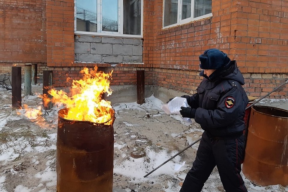 В Новом Уренгое сожгли 12 килограммов наркотиков Фото: ОМВД России по городу Новому Уренгою