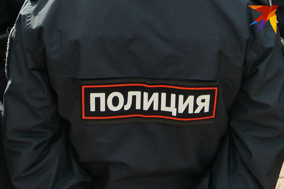 Жительница Полярного бурно отреагировала на просьбу полицейского предъявить документ удостоверяющий личность.